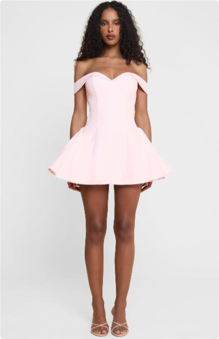 Mini-Robe Patchwork Noir & Blanc – Dos Nu, Col Bardot, Style Y2K Chic