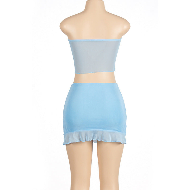 Ensemble “Hot Girl Summer” – Haut bandeau & mini-jupe en résille bleu ciel