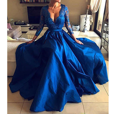 Robe de Soirée en Dentelle à Col en V – Jupe Ample Style Princesse