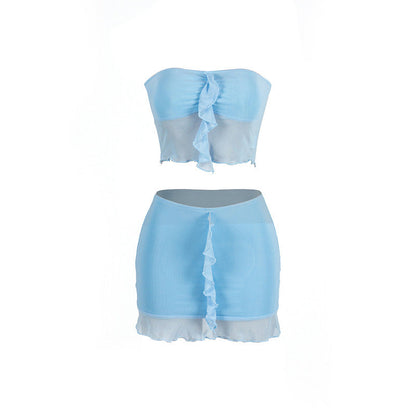 Ensemble “Hot Girl Summer” – Haut bandeau & mini-jupe en résille bleu ciel