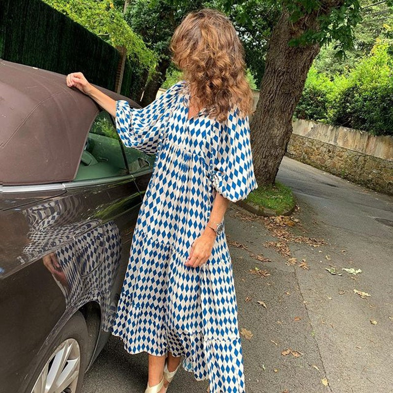 Robe Bohème Vintage d’Été – Col V & Imprimé Fleuri Élégant