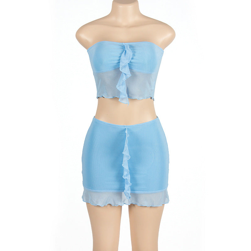 Ensemble “Hot Girl Summer” – Haut bandeau & mini-jupe en résille bleu ciel